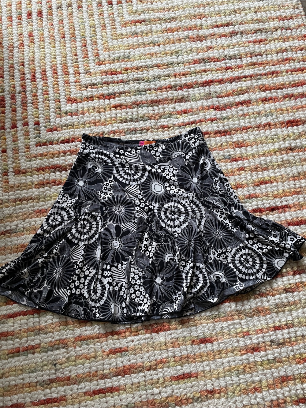 Women's Black & White Floral Flared Skirt